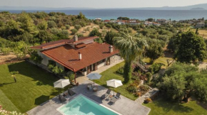 Casa Verde by halu!, Villa with private pool